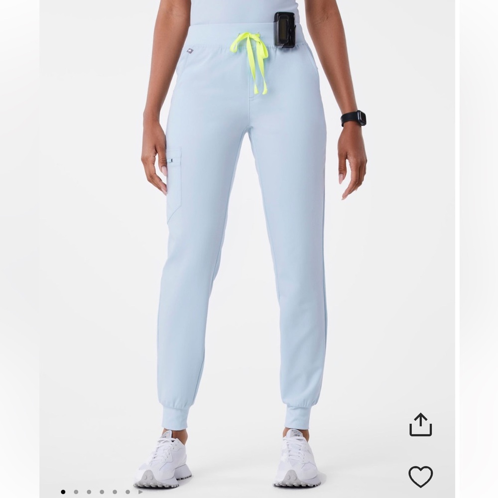 Open Skies Scrub Set